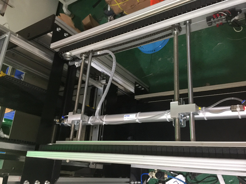 上板机气缸_副本