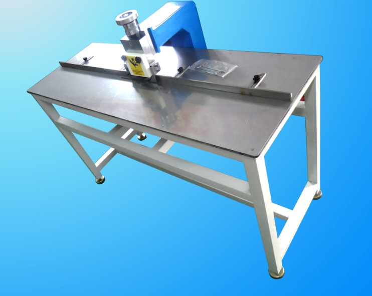 带平台式 LED灯条分板机